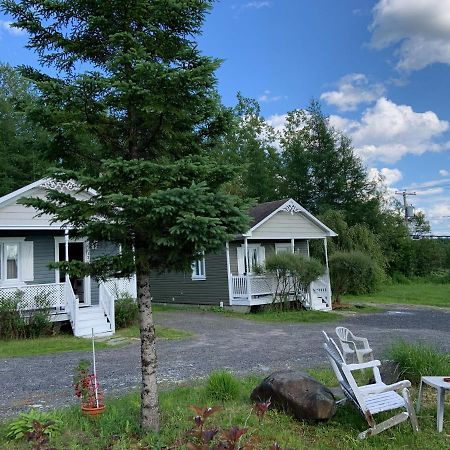 Motel & Chalets --Shefford-Waterloo- Habitation Forest Exteriör bild