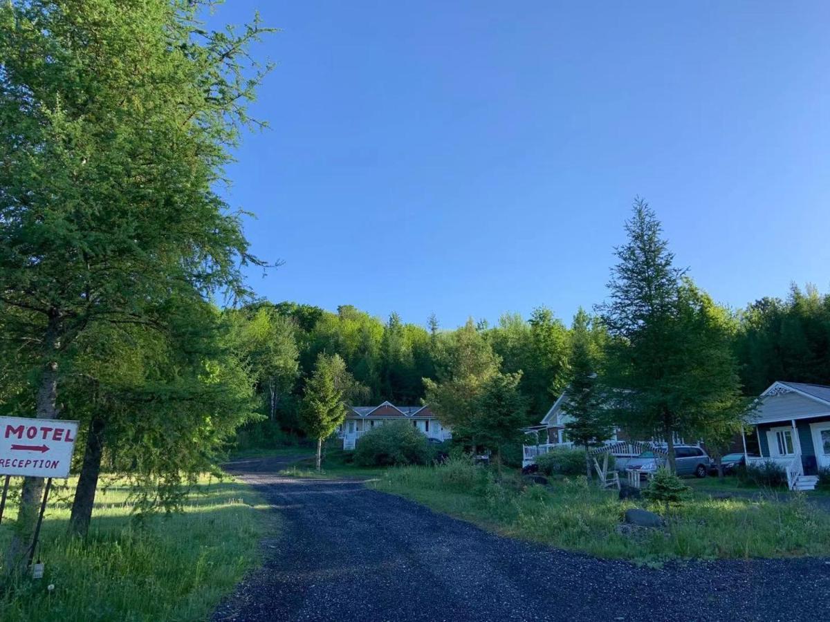 Motel & Chalets --Shefford-Waterloo- Habitation Forest Exteriör bild