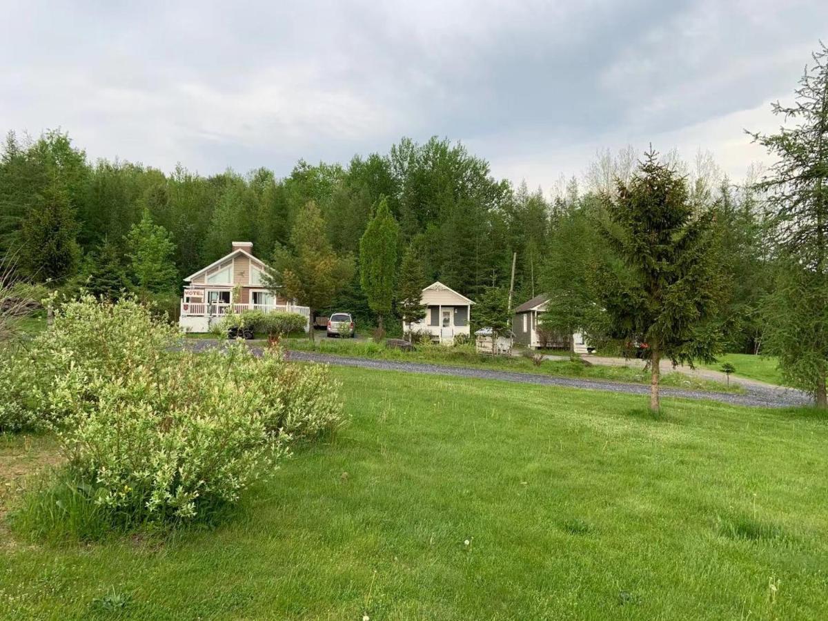 Motel & Chalets --Shefford-Waterloo- Habitation Forest Exteriör bild