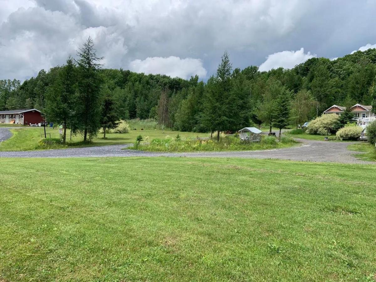 Motel & Chalets --Shefford-Waterloo- Habitation Forest Exteriör bild