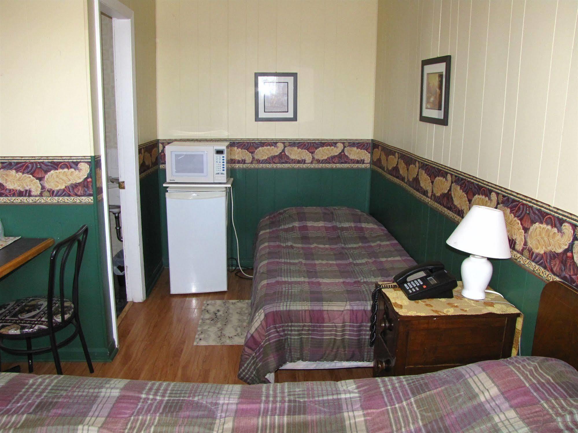 Motel & Chalets --Shefford-Waterloo- Habitation Forest Exteriör bild