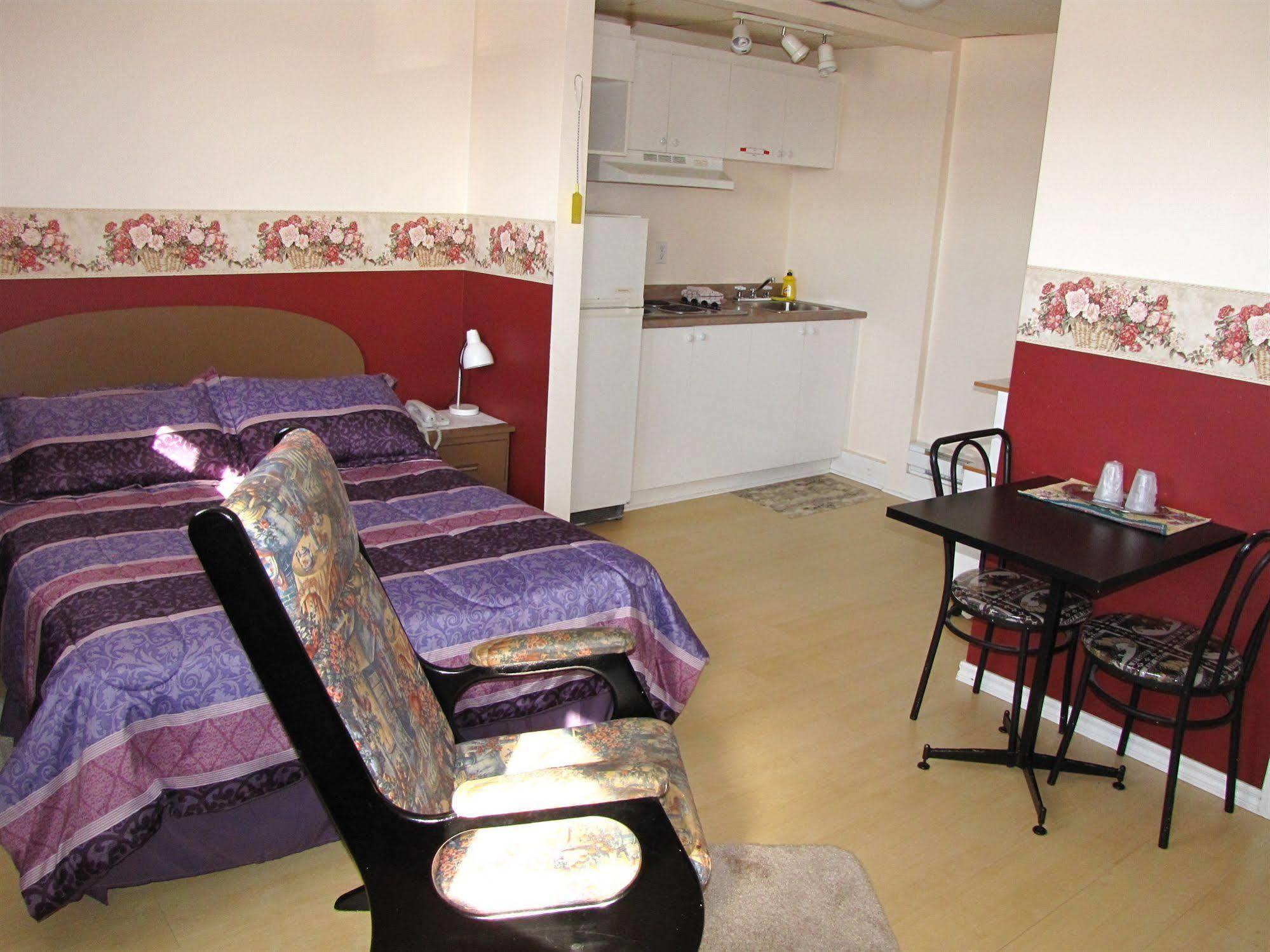 Motel & Chalets --Shefford-Waterloo- Habitation Forest Exteriör bild